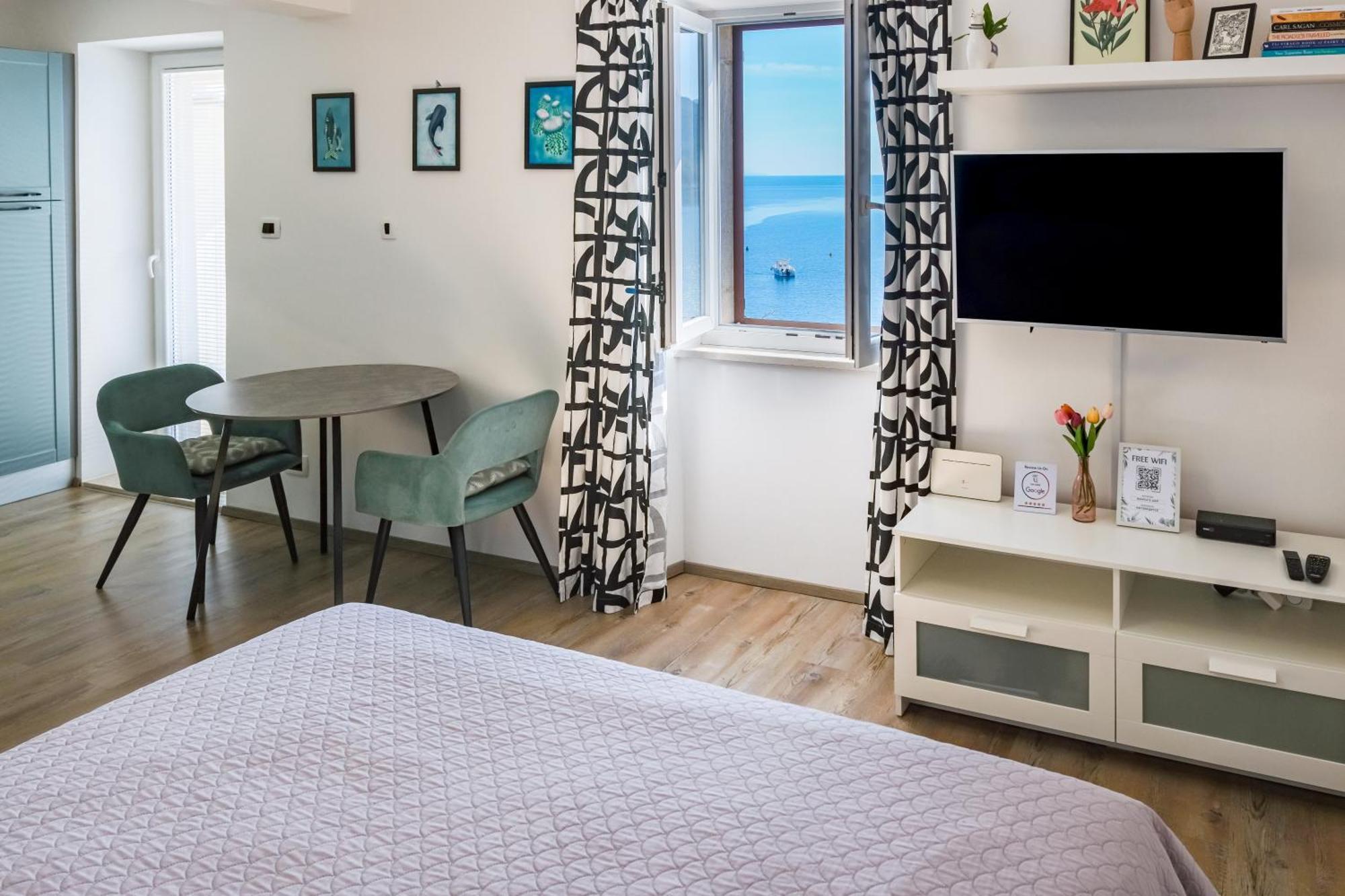 Studio Apartment Above Promenade W Terrace & Parking Rabac Exterior foto